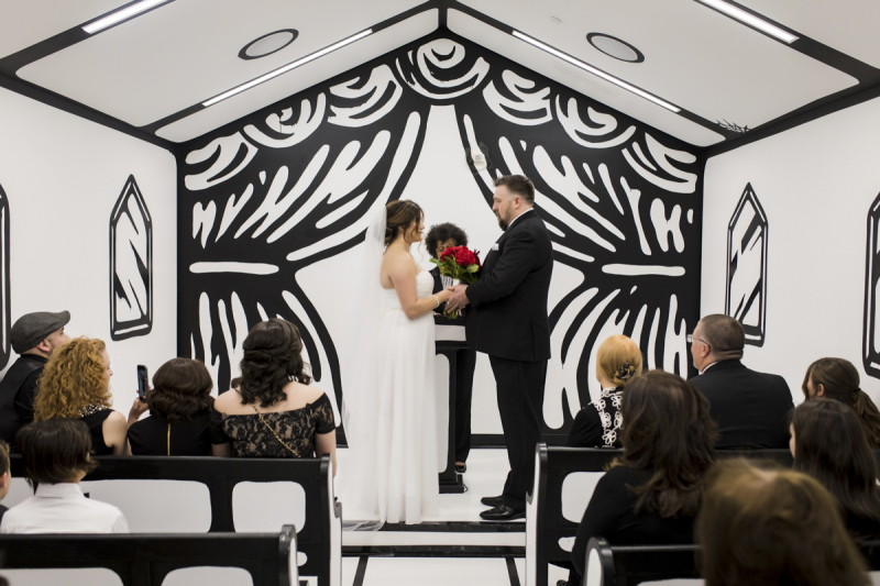 elopement-venue-black-white-chapel_11