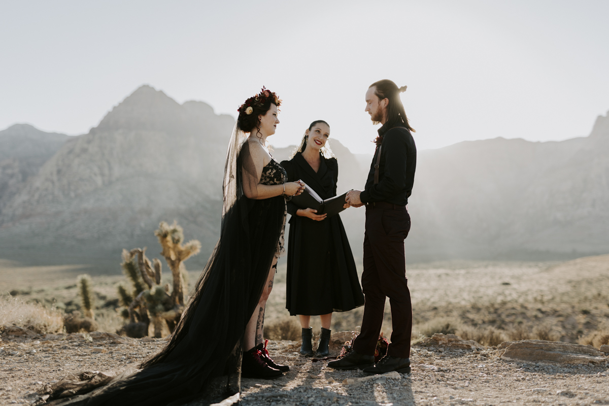 Elopement ceremony in Red Rock Canyon.